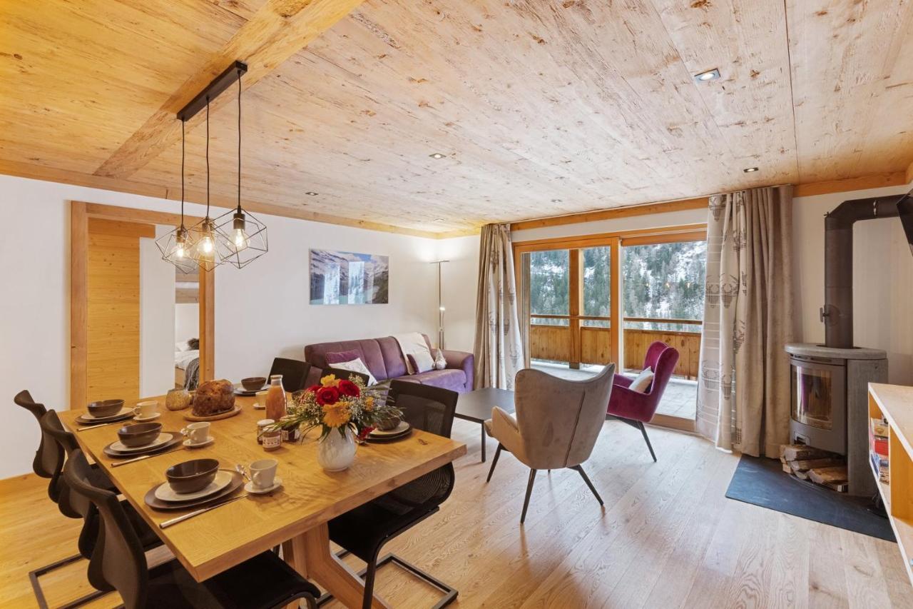 Chalet Larchwood By Mrs Miggins グリモン エクステリア 写真